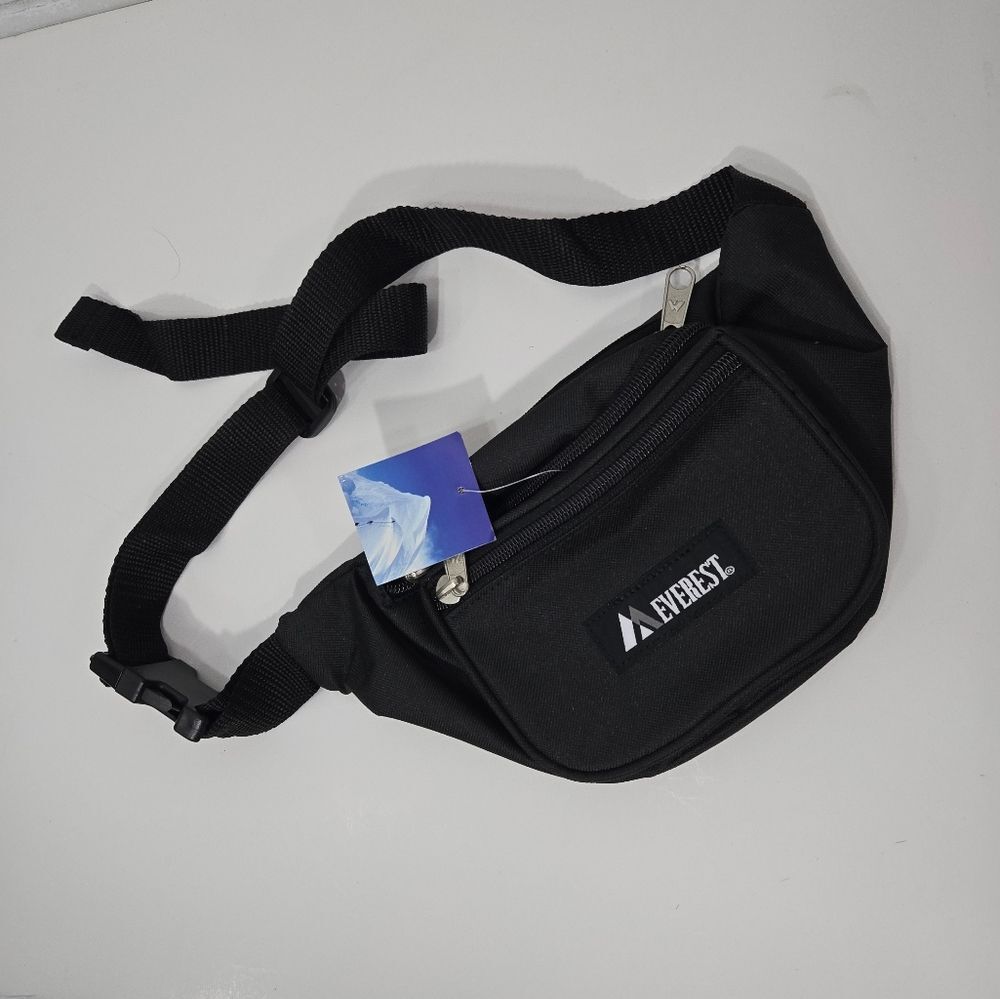 NWT black Everest fanny pack